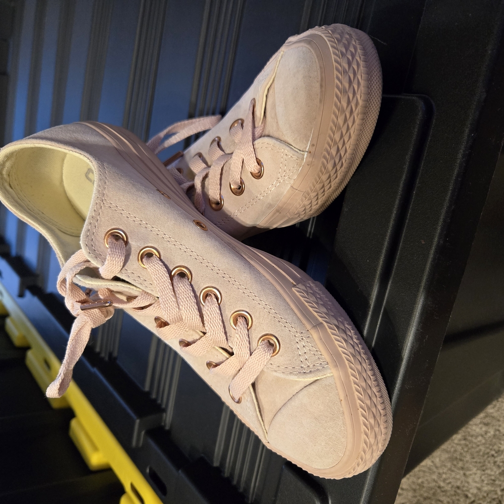 Converse Women's Pink Sneakers